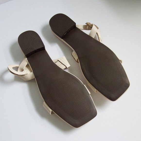 NWOT Cream Flat Slip On Sandals 10 - Picture 3 of 4